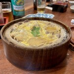 どぜう・四季料理 やぶや - 竹の子と牛の玉子とじ（¥1,100税込）
      土鍋でぐつぐついわせながら出てきましたよ♪ たっぷりの牛肉と竹の子を玉子で綴じてます(^^)