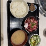 お肉屋さんが『君に、焼いて揚げる。』 - 