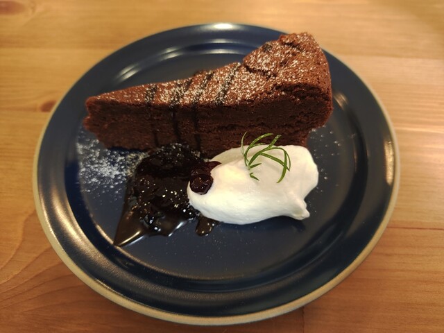 cafe and kissa sugasol（カフェアンドキッサシュガソル） - 黒松（カフェ）の写真