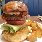 CHILLAX BURGERS&WINE - チリビーンズバーガー