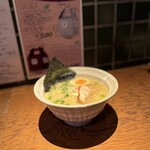 モダン空間 ・ 京紅地鶏刺し・クラフトビール 呑衆ノ鶏 - 