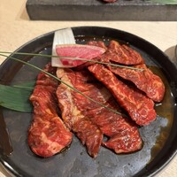 牛刺しと焼肉 仔虎 クリスロード店 - 
