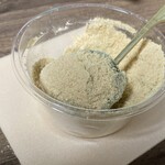 みのや本店 - きな粉をたっぷりと