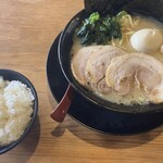 横浜家系ラーメン 一新家 - 