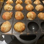 個室 食べ飲み放題専門店 天照 難波店 - たこ焼きは、皆で作って食べた