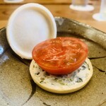 柚木元 - ⑪ 口直
      　フルーツトマト+クリームチーズ+本山葵+山葵のジィレの最中バーガー