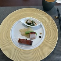 中国飯店 琥珀宮 - 前菜の盛り合わせ