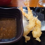 気灯庵 - 余ったからと2匹もらった海老の天ぷら