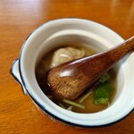 気灯庵 - 里芋万頭　器が違うのね