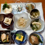気灯庵 - 旬菜コースの小鉢　沢山でテンション上がります