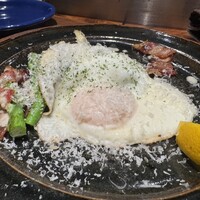 グリル プランチャ - さぬきのめざめビスマルク風