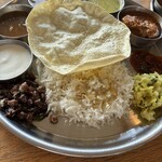 巡るインド - ミールスは、南インド料理の定食