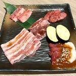 近江うし 焼肉 にくTATSU 青山本店 - タレ焼き