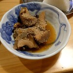 骨付鳥 かし羽 - ニシガイ煮付け