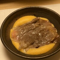先斗町しゃぶしゃぶすき焼き きらく - 黄身酢エスプーマでいただきます