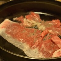先斗町しゃぶしゃぶすき焼き きらく - 最初はシンプルに焼いて♪