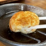 ふなまち - 今にも崩れそうな玉子焼をそっとダシ汁へ