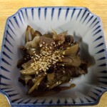 とん八 - 牛肉とごぼうの炒め煮 450円(税込)(2025年2月26日撮影)