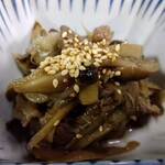 とん八 - 牛肉とごぼうの炒め煮 450円(税込)(2025年2月26日撮影)