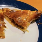 チーズ & ワイン みんなのイタリアン - サクサクパイと濃厚ソースのやみつきミートパイ