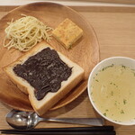 トーコーキッチン - チョコパン キッシュ、スパサラダ オニオンスープ