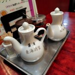 東海酒家 - 卓上調味料