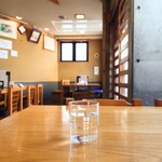 やぶ善 - 着席後すぐに提供してくれる、冷たいお水。