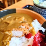 やぶ善 - 揚げたて熱々サックサクのカツカレー。