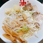 油そば 零 - これに酢とラー油をたっぷりかけて(　˙▿˙　)食べるんじゃ~♬.*ﾟ