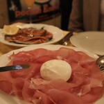 イル・ボッカローネ - 生ハムとブッラータチーズ