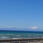 マーロウ - お店の前の道より