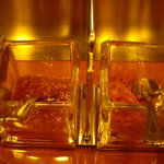 カレー研究所 - やや意表を突かれる（?）卓上の薬味