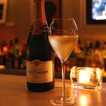 Bar BACKYARD - Champagne Taittinger a Reims Brut Reserve  (2014/08)