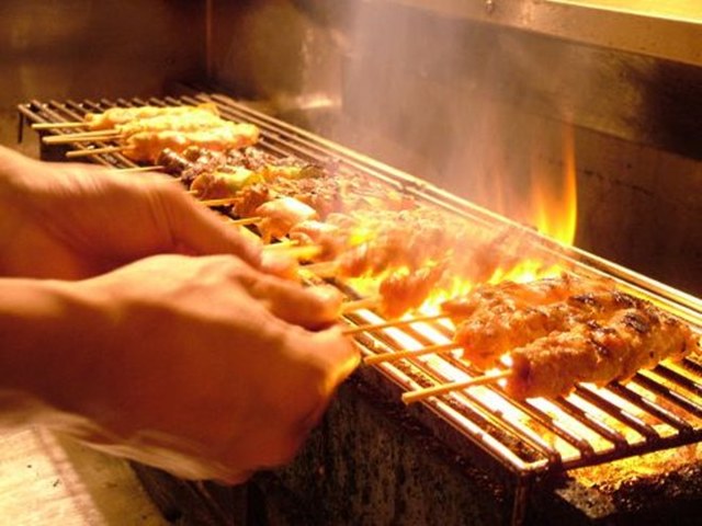 【ハニベ焼き】【鶏】 【都賀田勇馬作】☆幸運を取り（トリ）込む商売繁盛、金運上昇 鶏家 六角鶏 梅田本店のご予約 - 中崎町/焼き鳥 | 食べログ