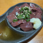 第一ホルモン -  炙りレバー（炙る前）