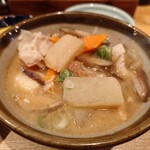 にこみや 岳 - 大きな具だくさんのぶたじる。