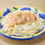 スモークサーモンの濃厚クリームパスタ