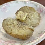 欧風カレー ル・ムーラン - 半分にして、バター、塩・胡椒