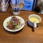 洋食香味亭 - サラダとスープ