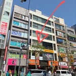 maya - お店はこのビルの３階