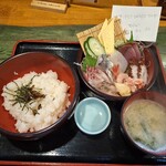 魚料り かさはら - 海鮮丼大盛