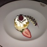 MICHEL'S - サービスでデザートを出してもらいました。