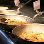 ザ・ループ - ライブキッチンで出来立てのパスタをお召し上がりください。