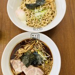 麺屋 翔 - 上　油そば特盛背脂+温玉　下東仙台ブラックラーメン細麺普通
