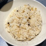 うずとかみなり - 胡椒は粒そのままと砕粒