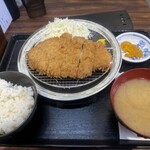 食事処 酒処 富士かつ 大山店 - リブロースかつ定食（200g）1080円