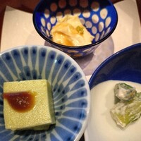 御影蔵 丸ビル - 前菜三種、ごま豆腐、アスパラ白和え、湯葉