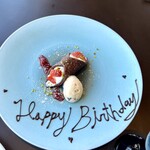 トロワヴー - 苺とリコッタチーズのカンノーリ