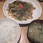 社 - 焼きうどんセット　650円