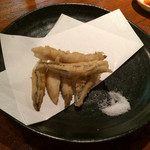 ジロー - 銀宝の天ぷら
      珍しいです。弾力があって美味しい。